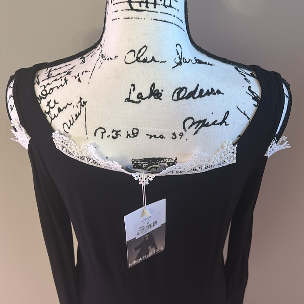 Milan Kiss peekaboo shoulder
